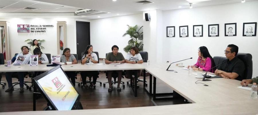 Firma de minuta de acuerdo con el colectivo Madres en resistencia