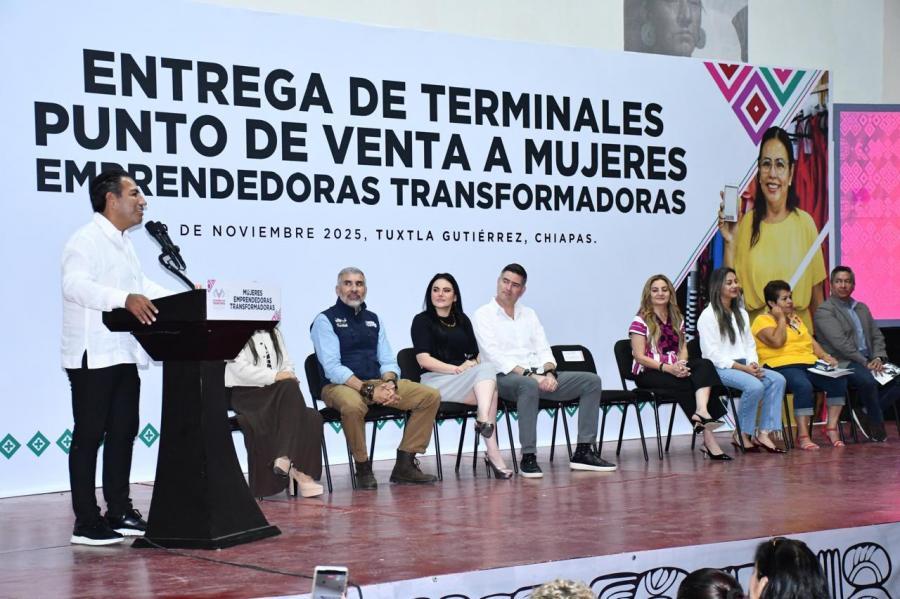 Entrega de terminales punto de venta a mujeres emprendedoras transformadoras